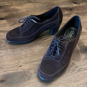 Clarks Bendable Brown Lace-Up Heeled Booties Shoes 6.5W